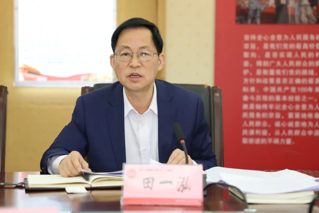 市總工會(huì)召開第十三次黨組理論學(xué)習(xí)中心組（擴(kuò)大）學(xué)習(xí)會(huì)議