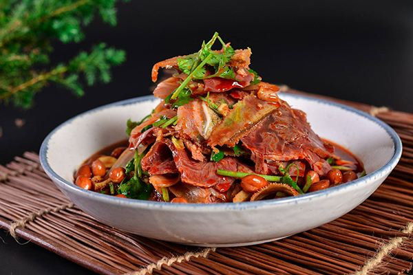 紫燕百味雞：國民日常熟食，走進30多萬家庭的餐桌